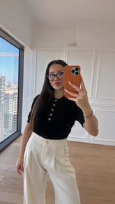 Önü Gold Düğme Detaylı Siyah Triko