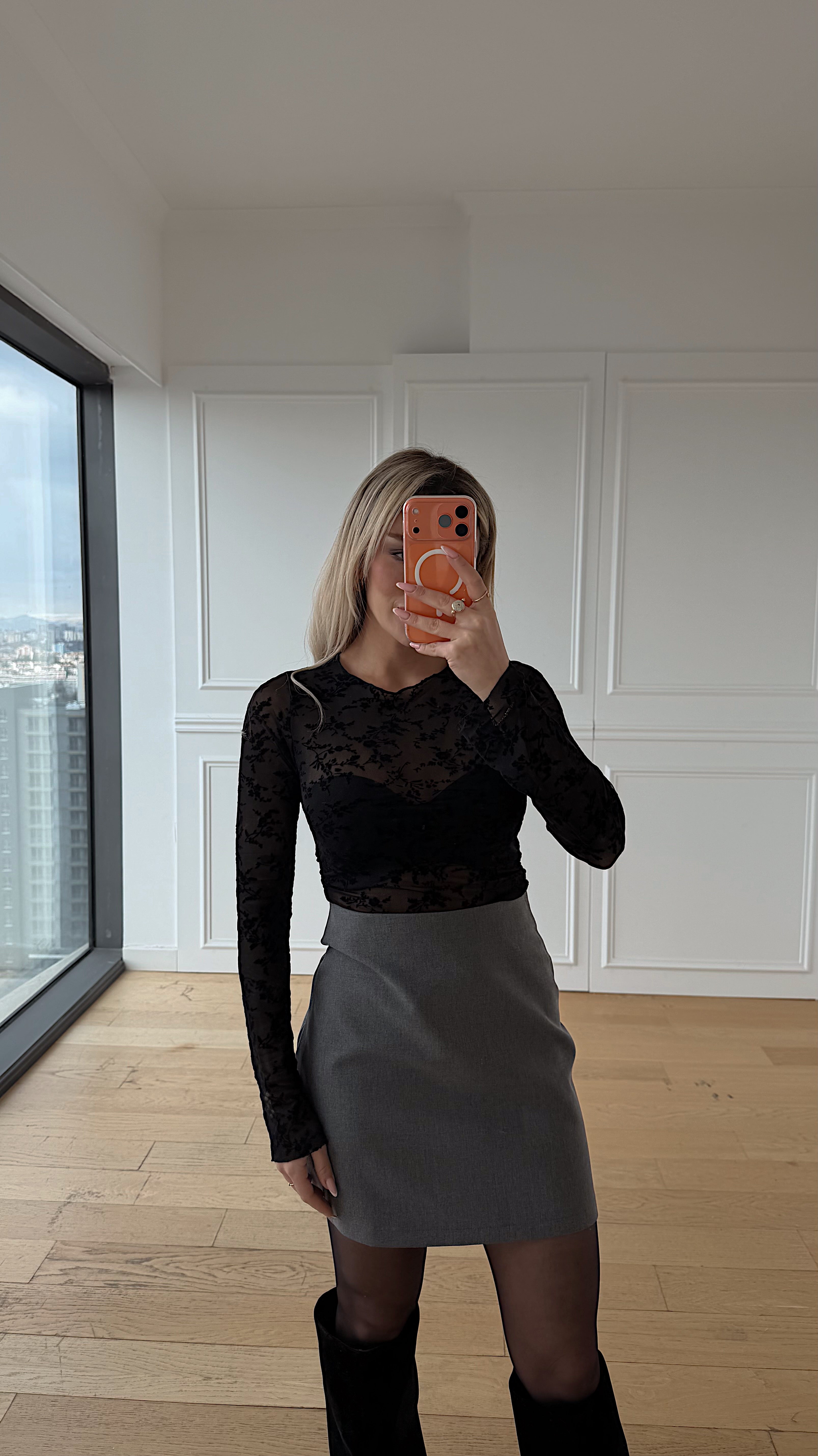 Desenli tül bluz siyah