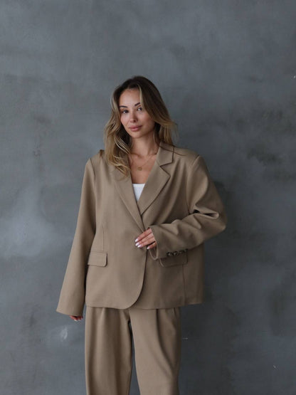 Sofia Arka Kısmı Detaylı Ceket Camel