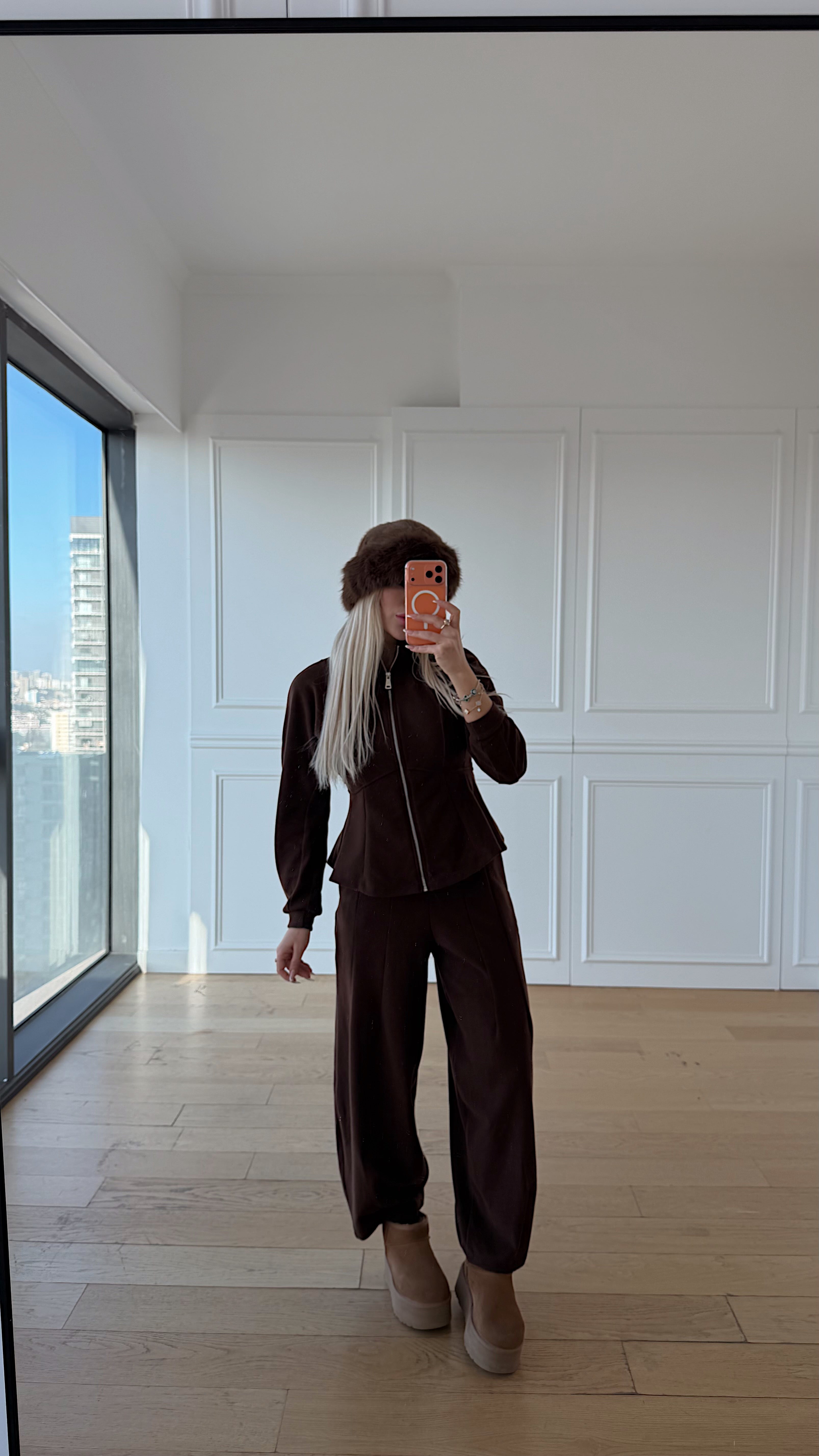 Kahverengi Bel Detaylı Takım