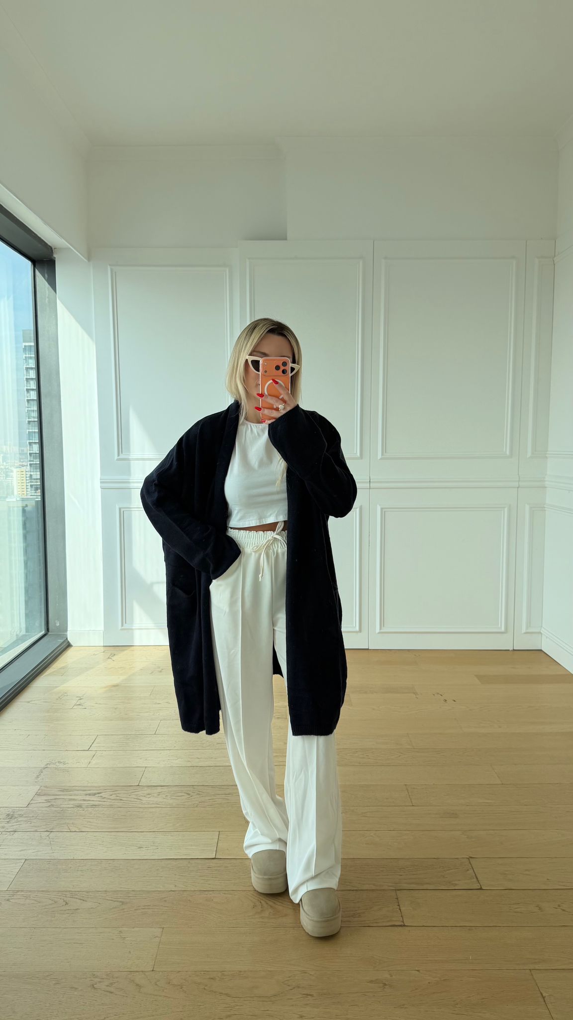 Önü Dikiş Detaylı Ekru Pantolon