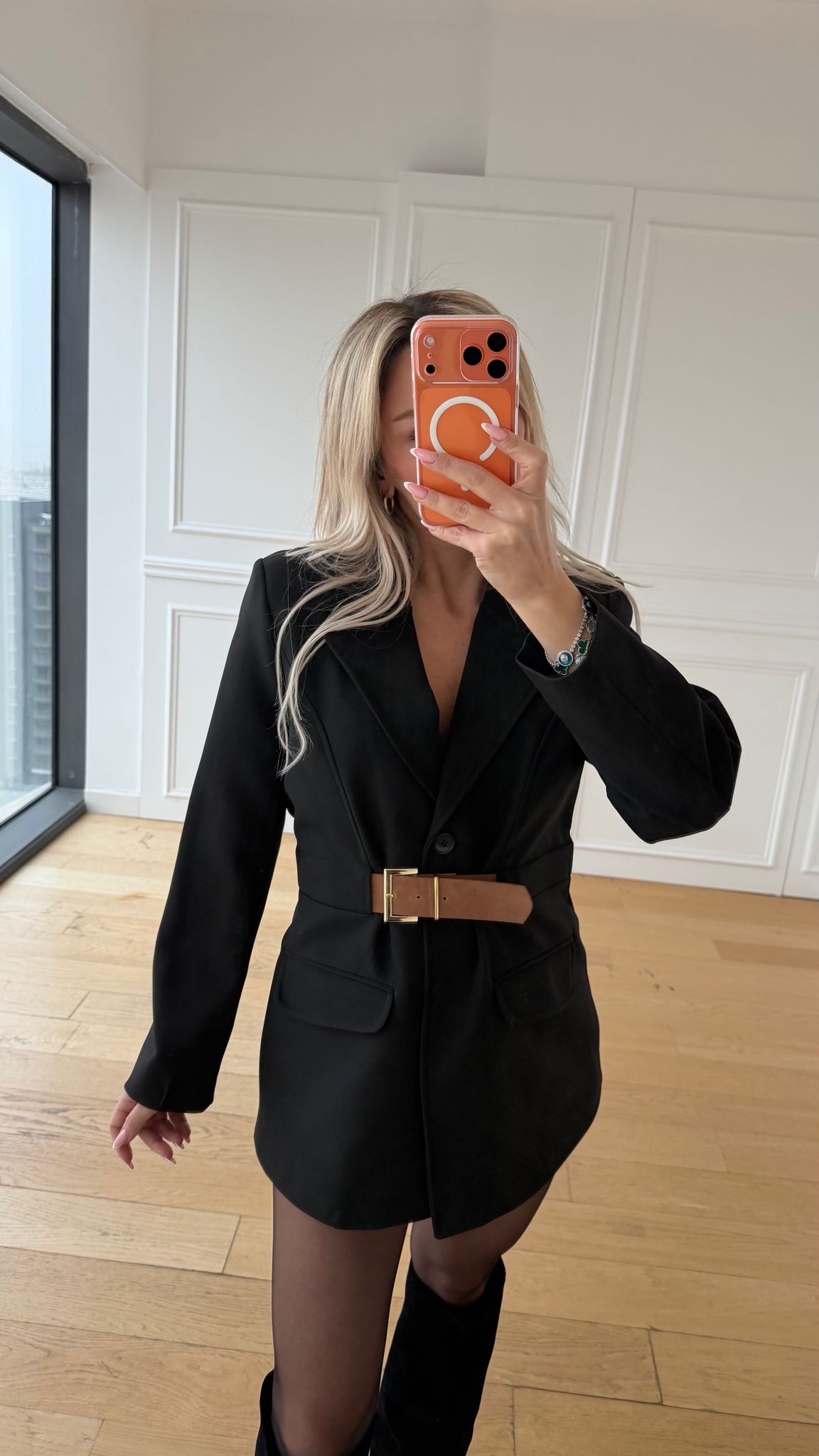 Siyah Kemer Detaylı Blazer Ceket