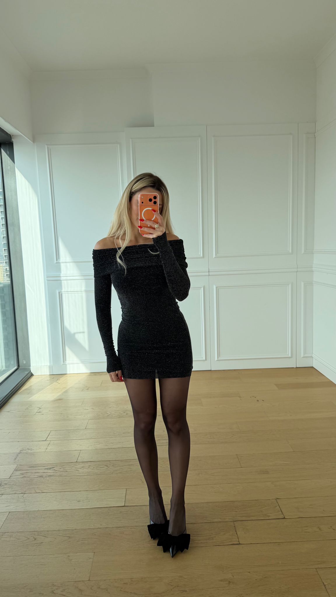 Kayık Yaka Simli Elbise