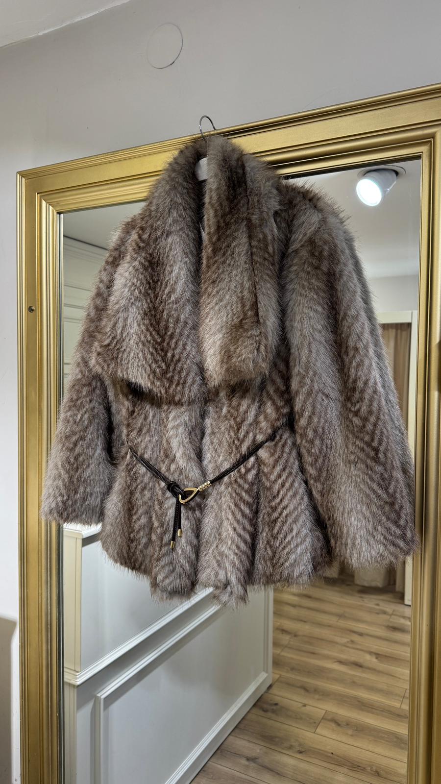 Ekru Kahve Geçişli Kemer Detaylı Kürk