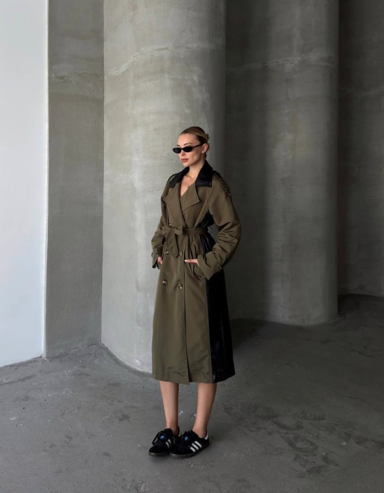 Deri Detaylı Yeşil Trenchcoat