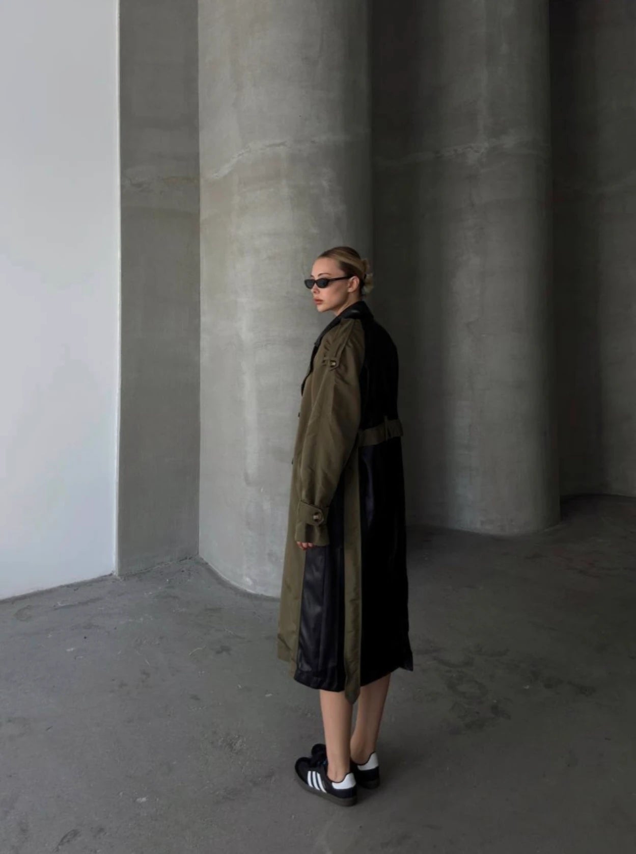 Deri Detaylı Yeşil Trenchcoat