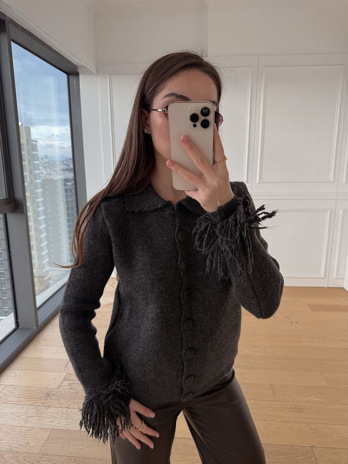 Kolları Püskül Detaylı Hırka - Gri