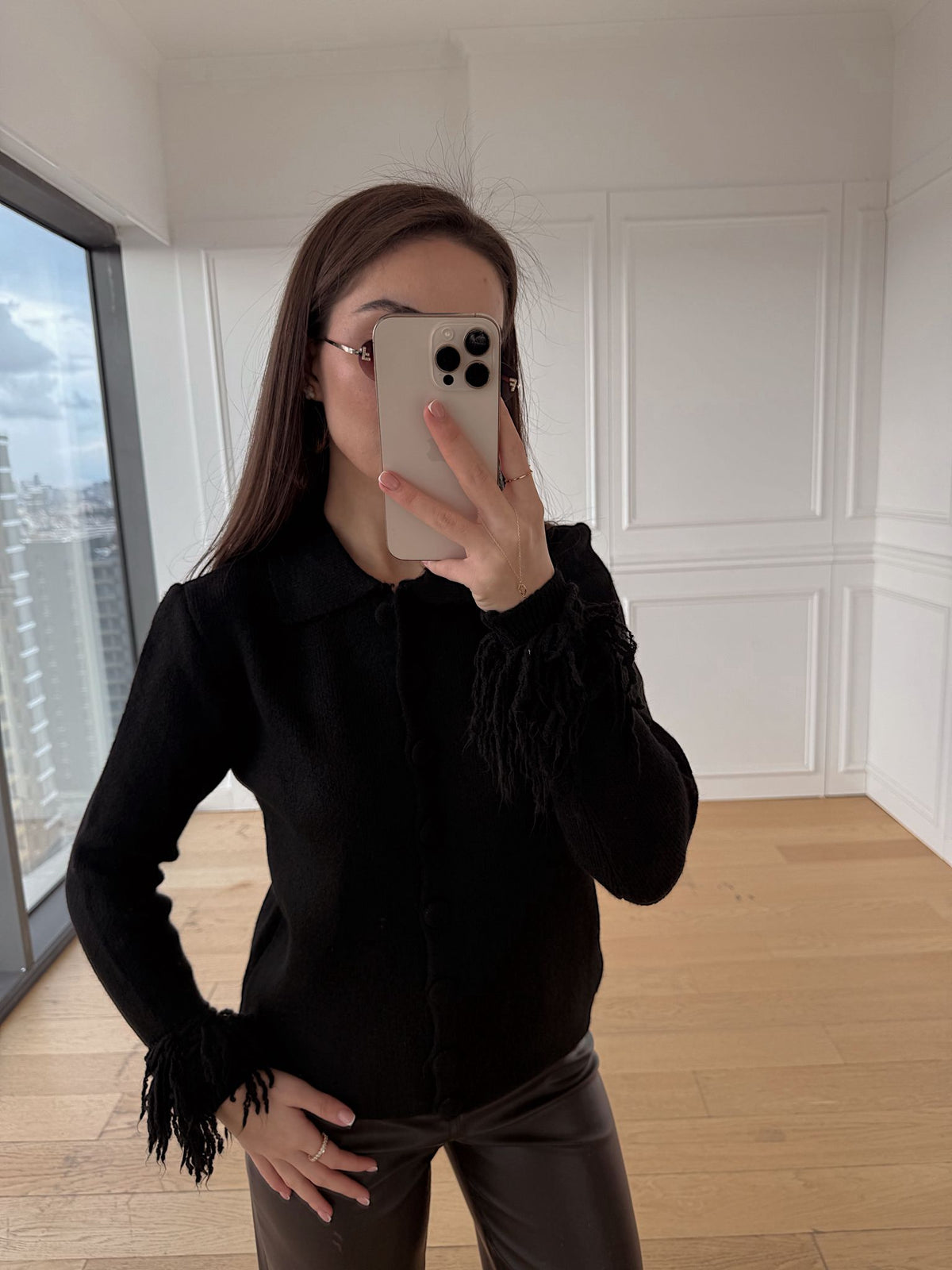 Kolları Püskül Detaylı Hırka - Siyah